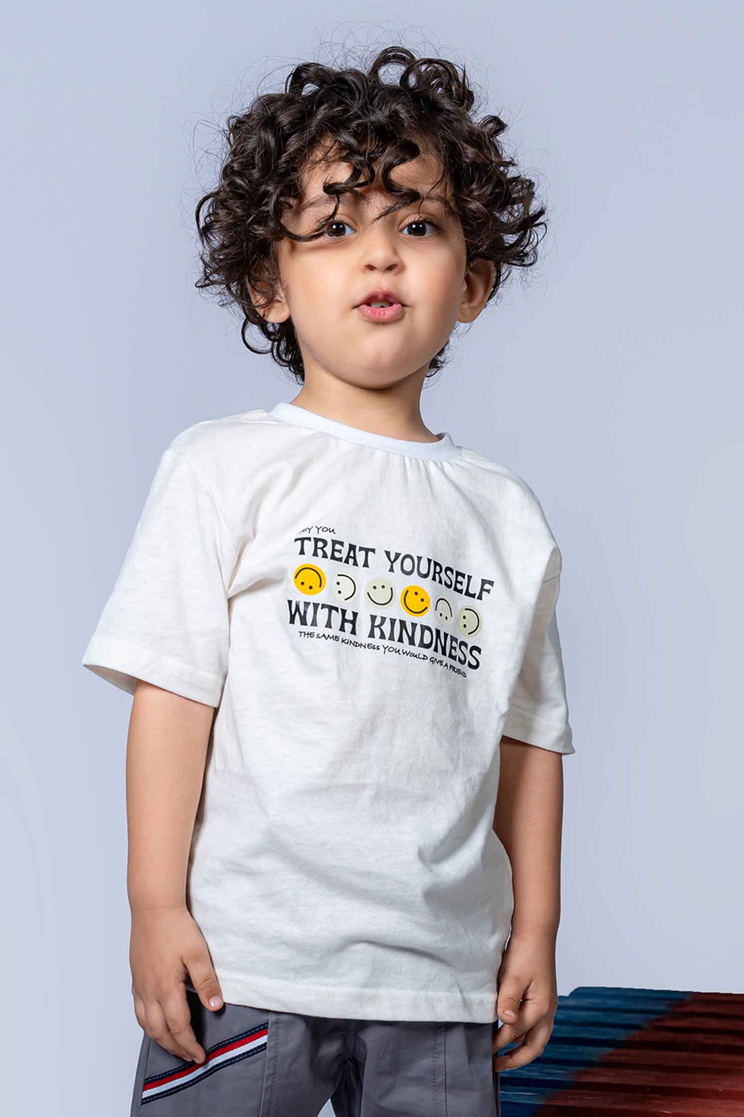 KID'S T-SHIRT WHITE WITH "TREAT YOURSELF" PRINTING