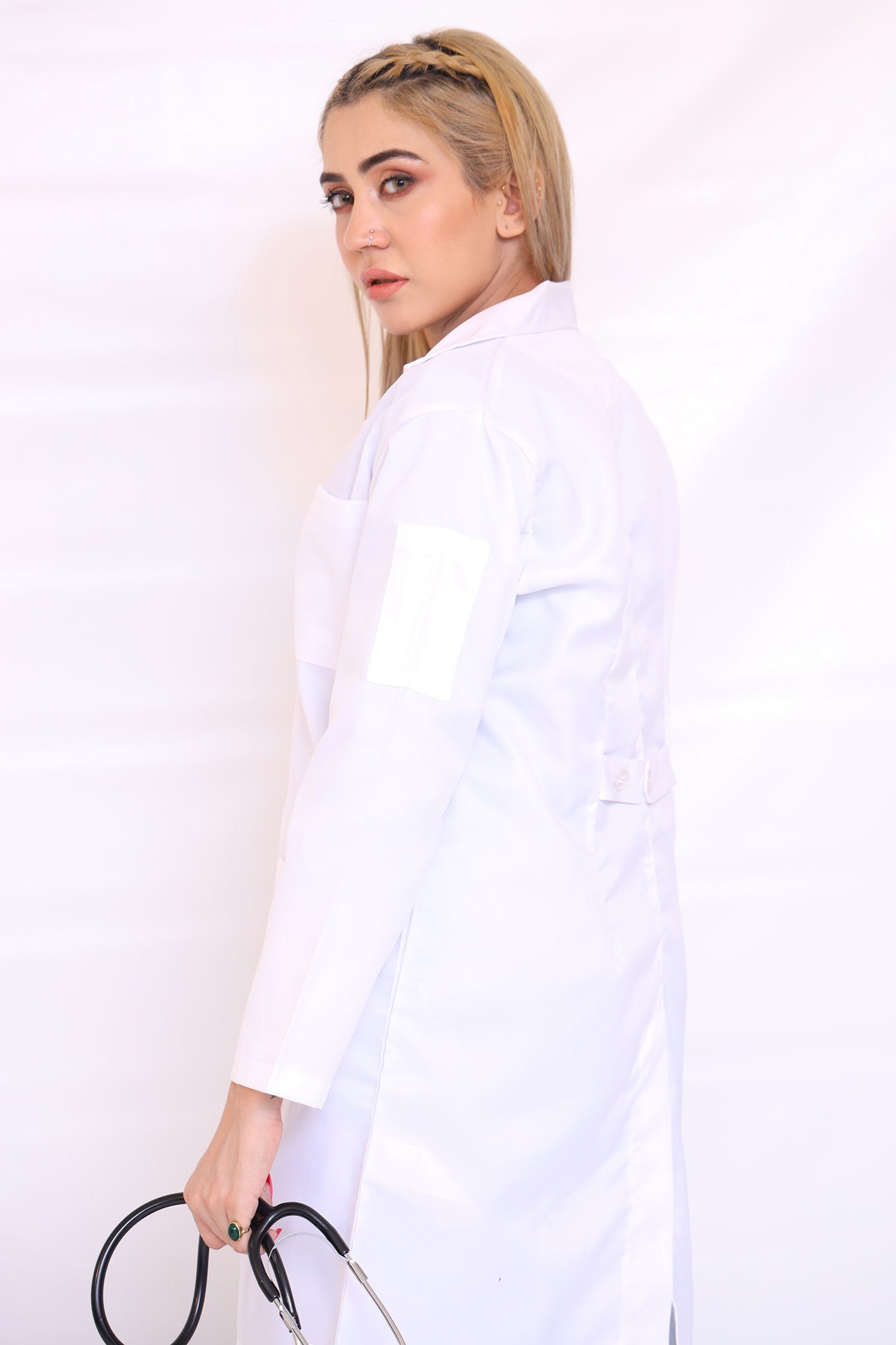 PROFESSIONAL FEMALE SAMARA LONG LENGTH LAB COAT
