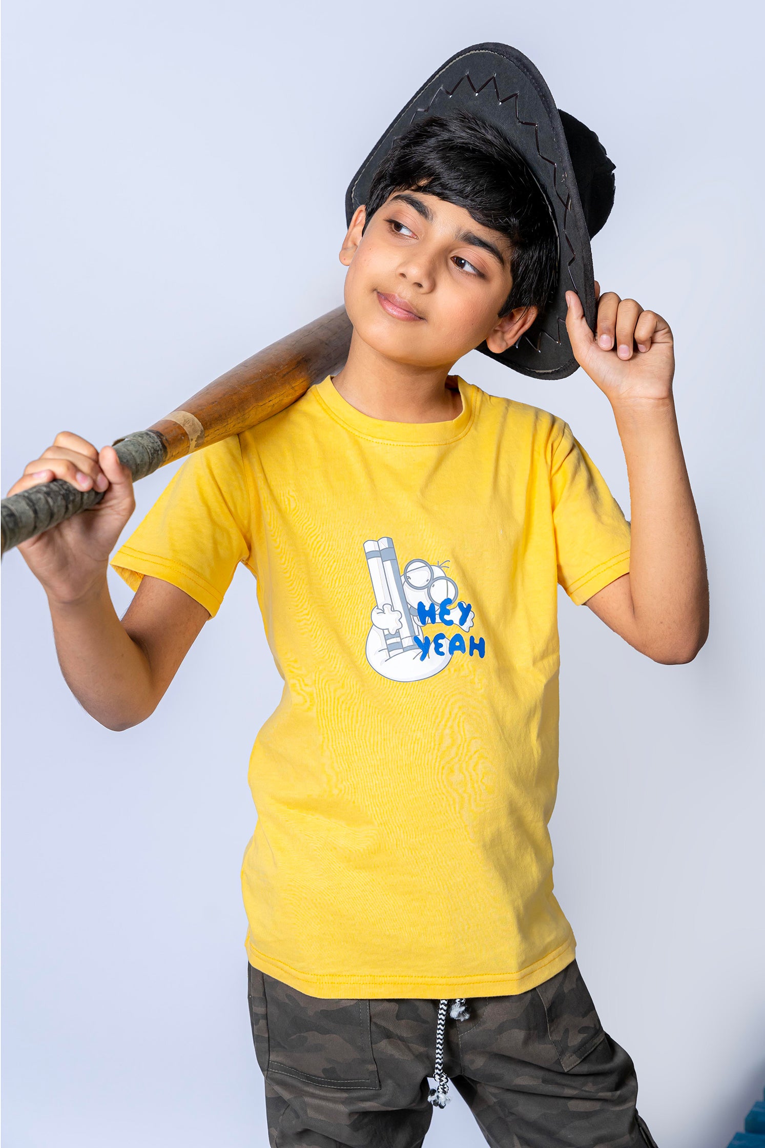 BOY'S T-SHIRT MUSTARD WITH "HEY YEAH" PRINTING