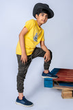 BOYS T-SHIRT MUSTARD WITH FRONT "HEY YEAH" PRINTING