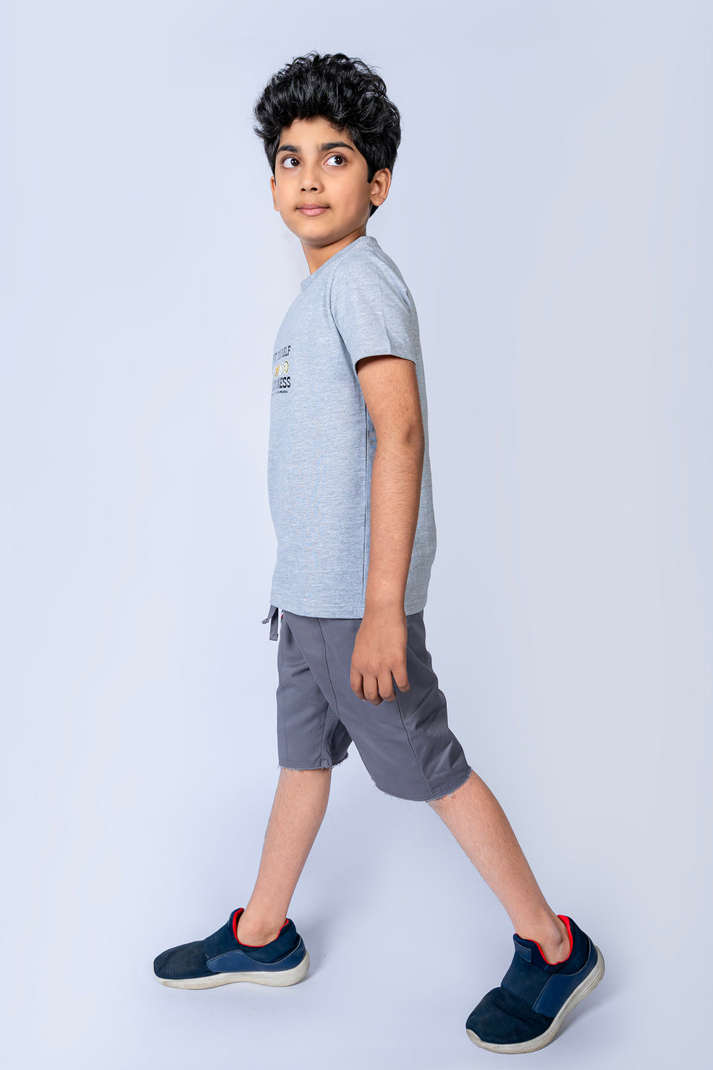 BOY'S T-SHIRT GRAY WITH "TREAT YOURSELF" PRINTING