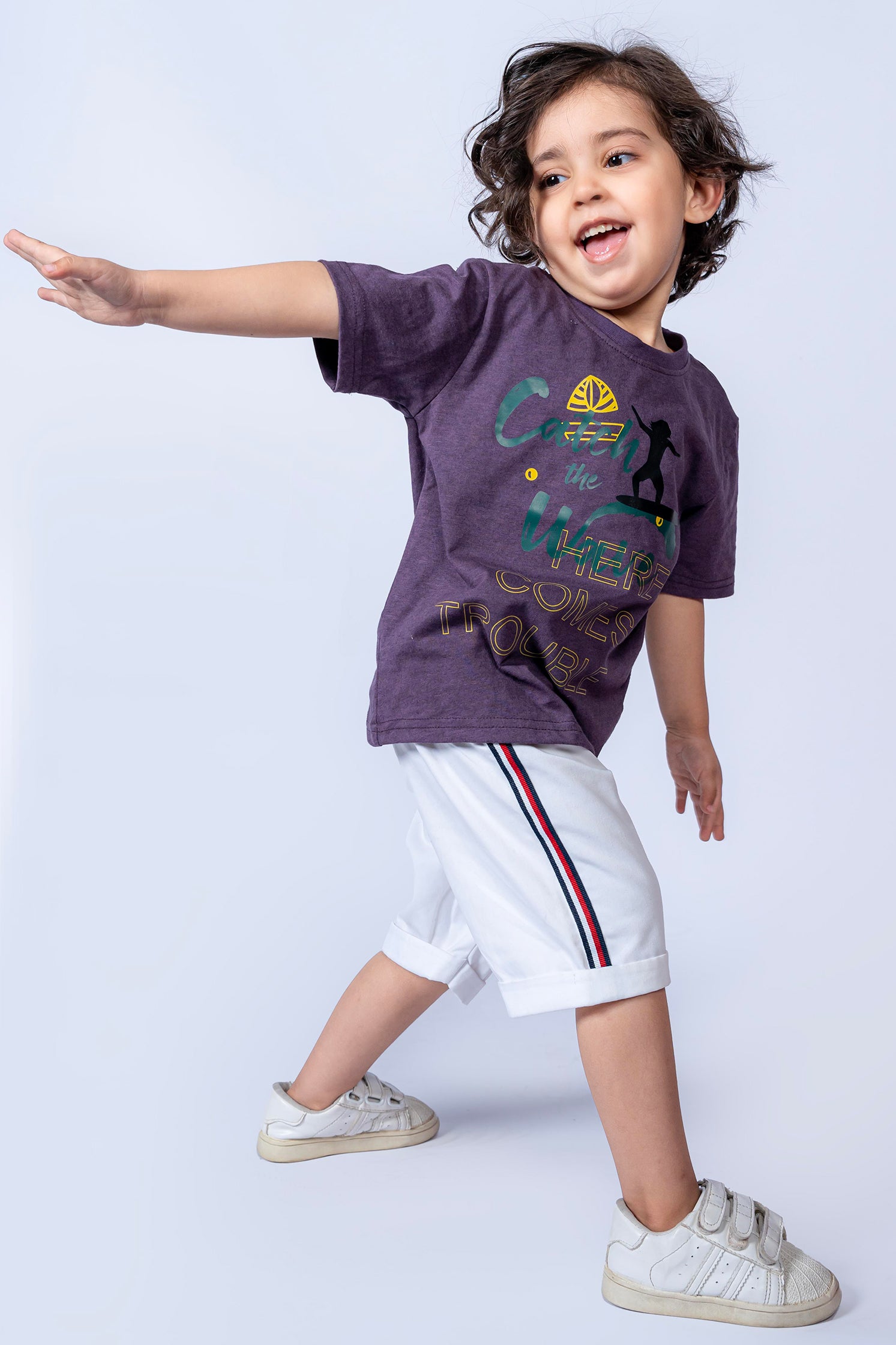 KID'S T SHIRT PURPLE WITH "CATCH THE WAVE" PRINTING