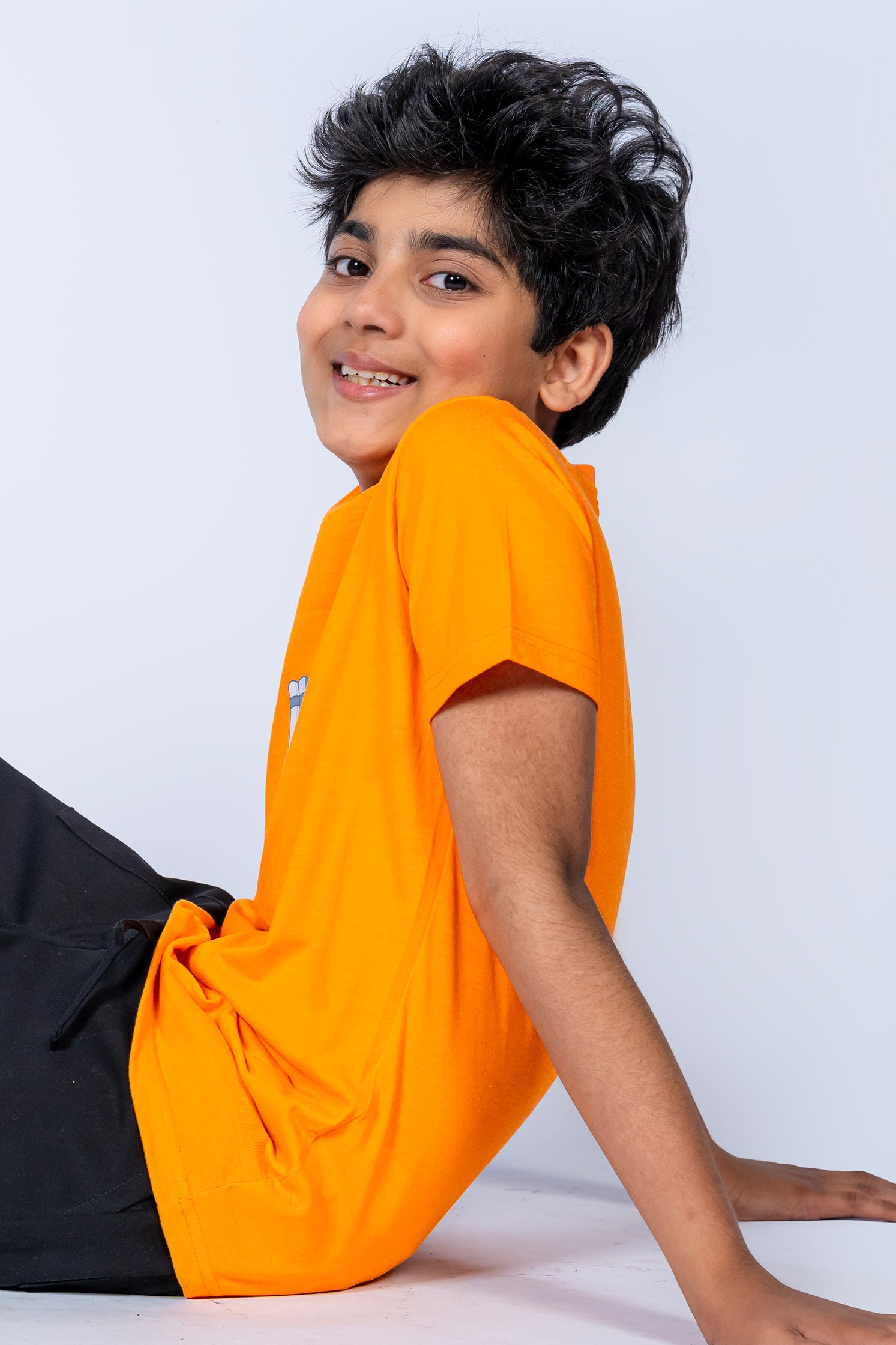 BOY'S T-SHIRT ORANGE WITH "HEY YEAH" PRINTING