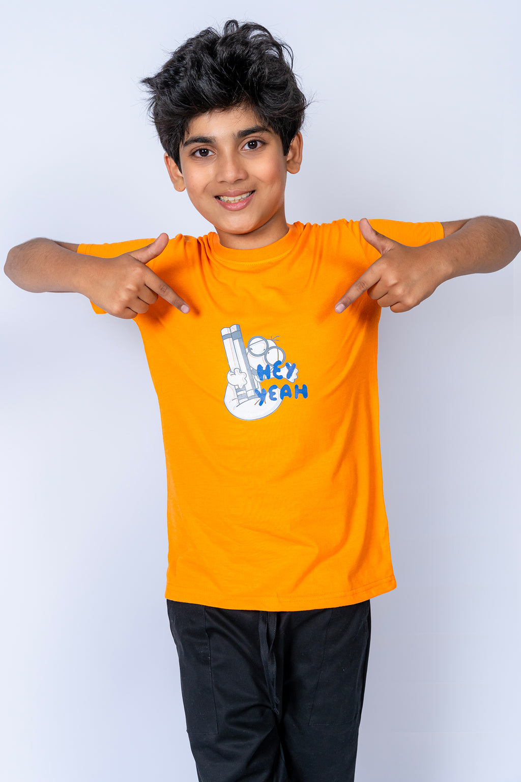 BOY'S T-SHIRT ORANGE WITH "HEY YEAH" PRINTING