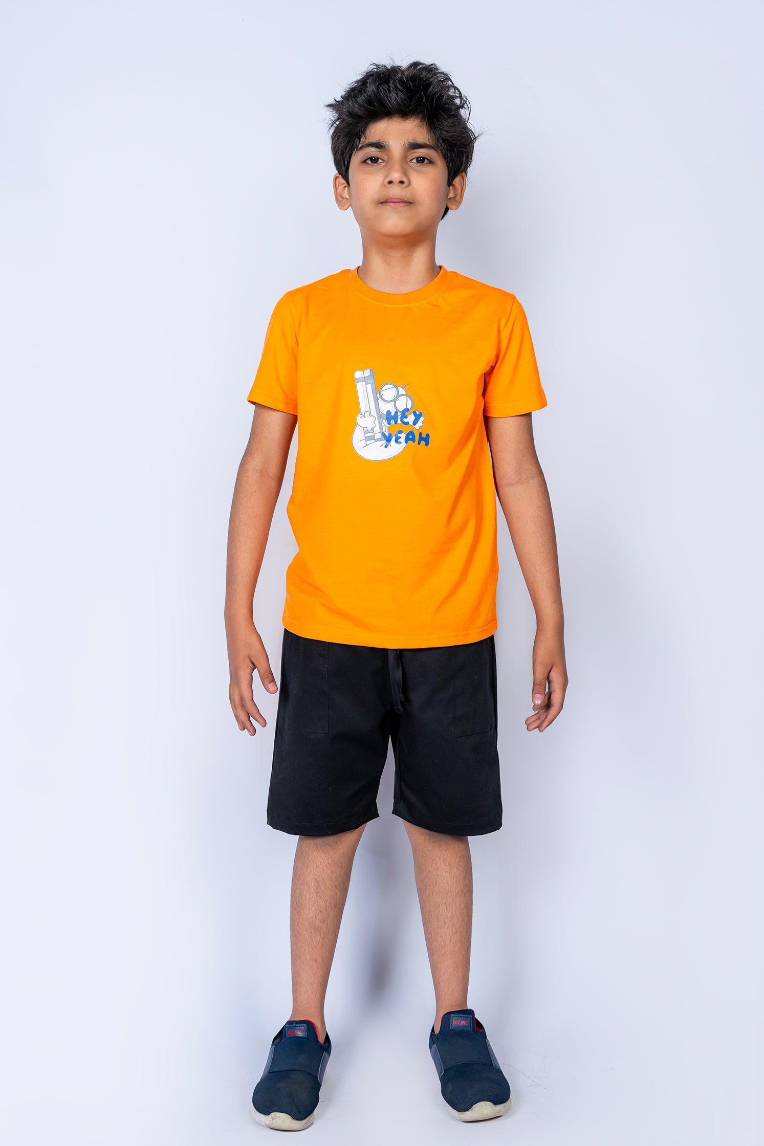 BOY'S T-SHIRT ORANGE WITH "HEY YEAH" PRINTING