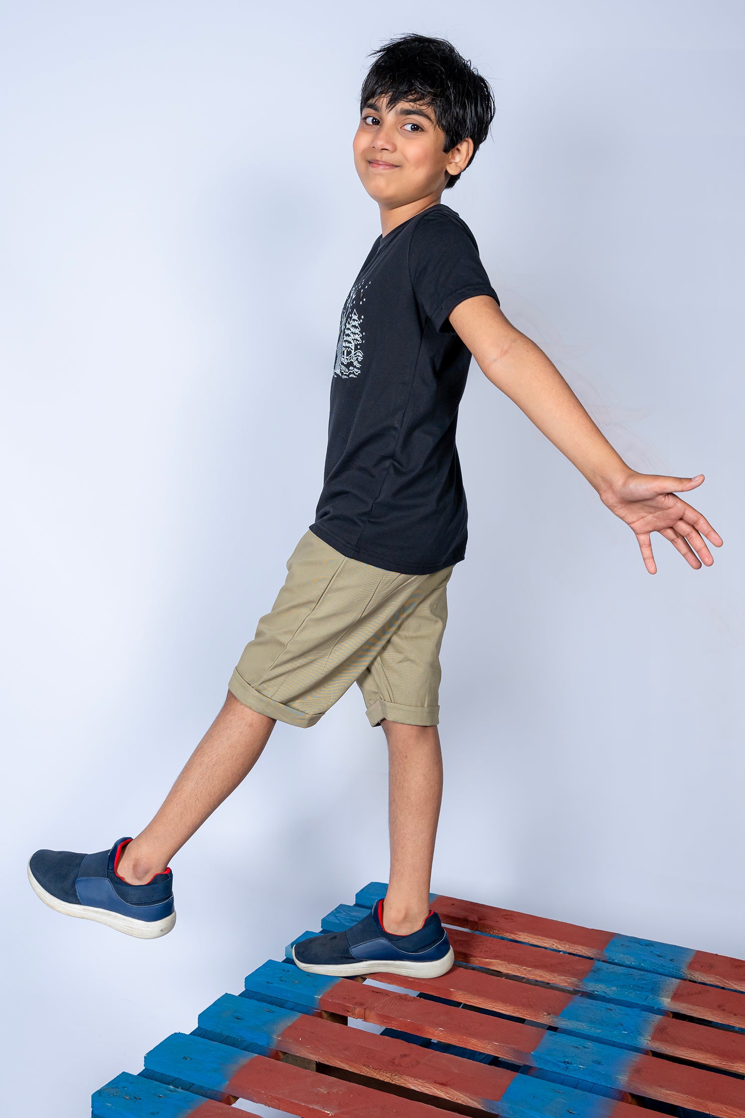BOY'S T-SHIRT WITH "GEAR YOUR THINGS" PRINTING