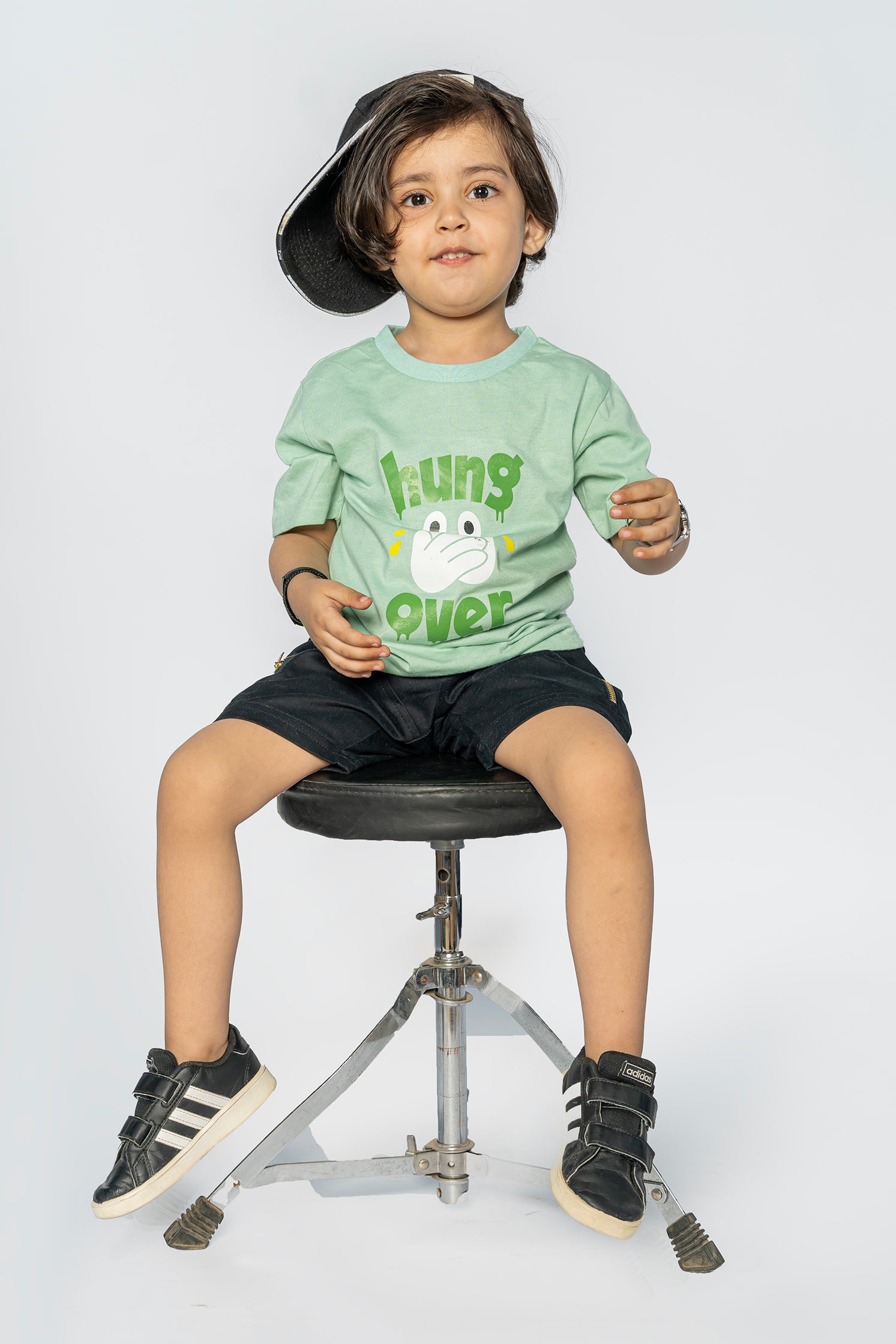 KID'S T-SHIRT PASTEL GREEN "HUNG OVER" PRINTING