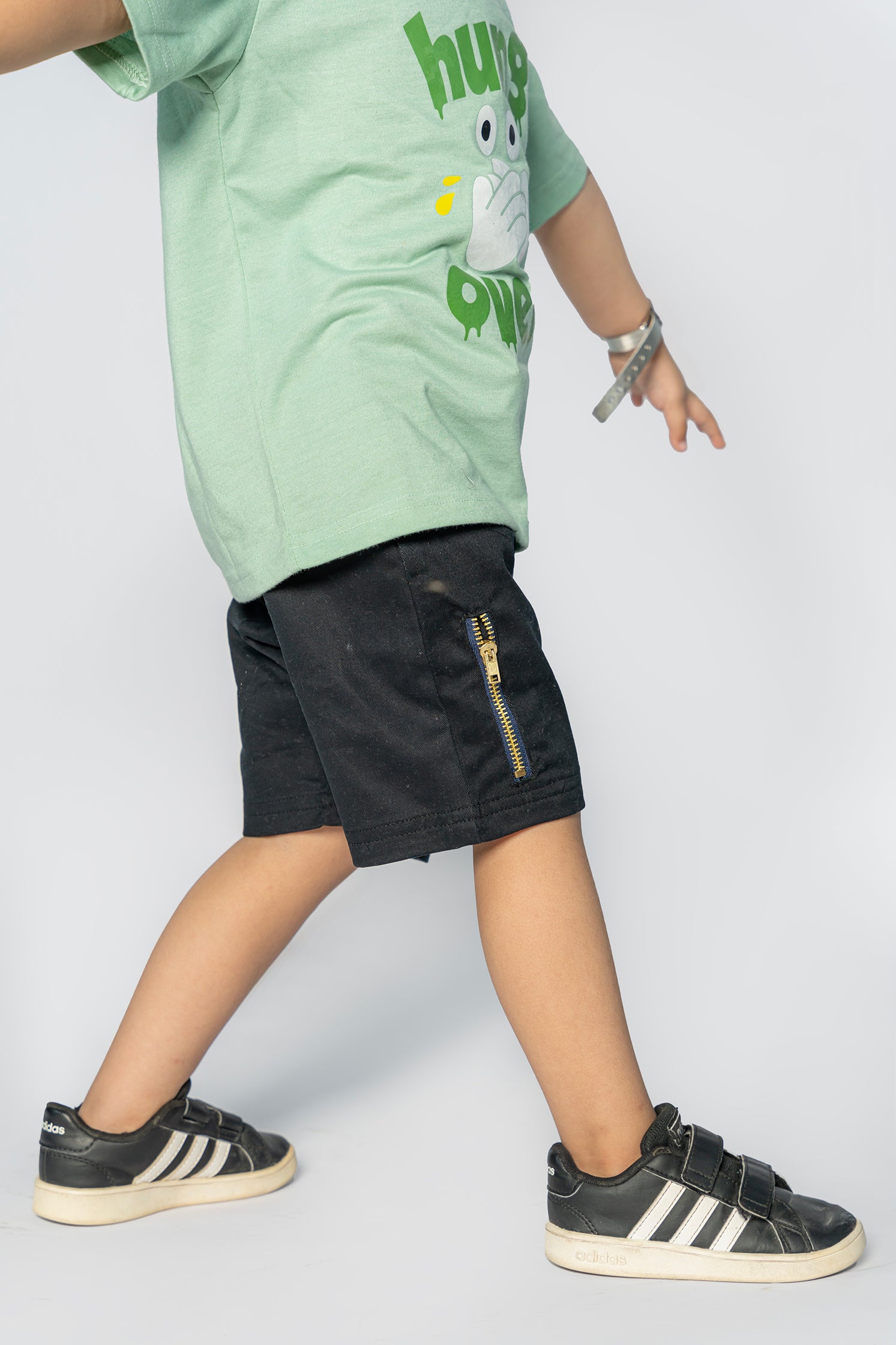 KID'S T-SHIRT PASTEL GREEN "HUNG OVER" PRINTING