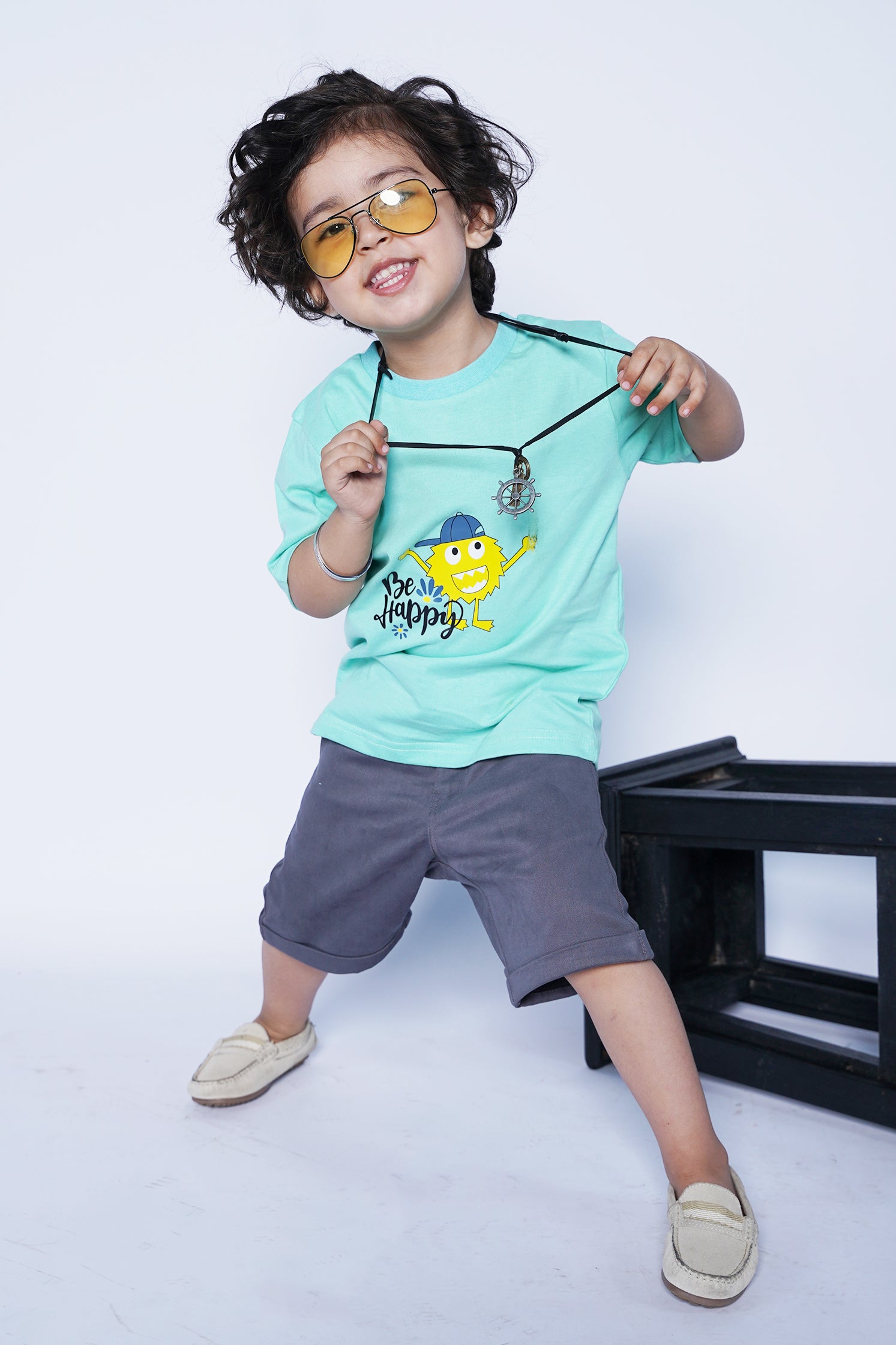 KIDS T-SHIRT WITH "BE HAPPY" PRINTING