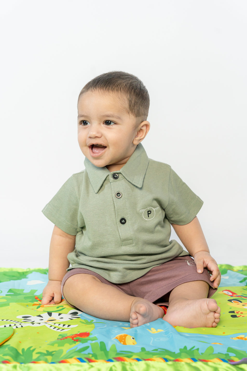 UNISEX BABY SHORT T-PINK FRONT EMBROIDERY
