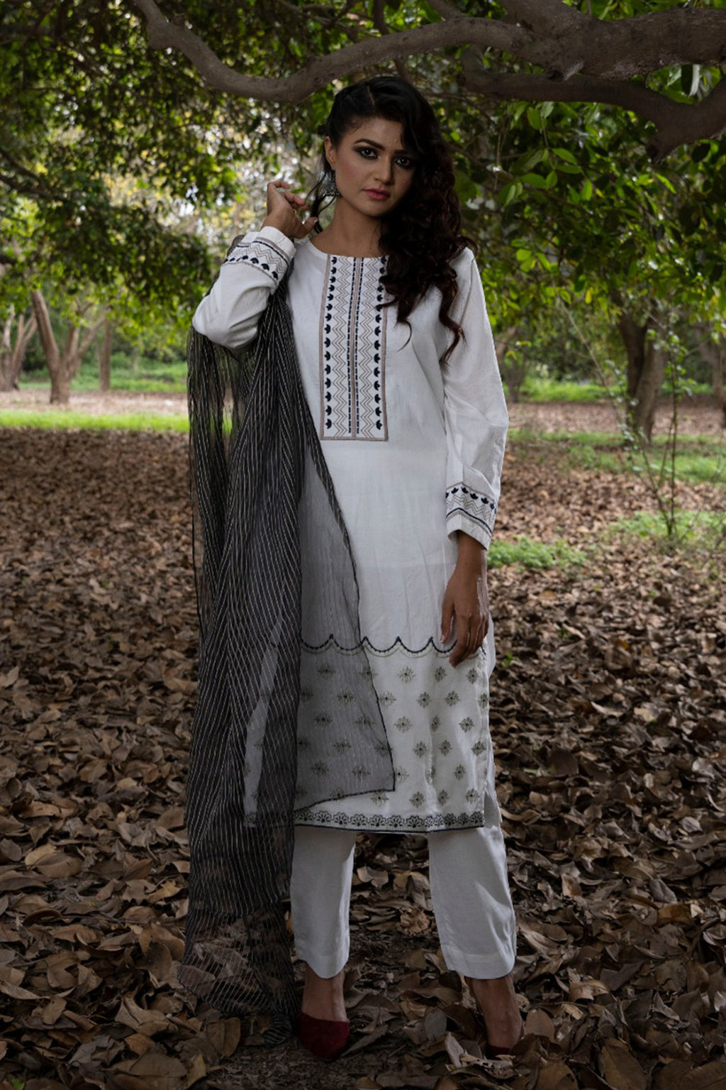 LADIES 3PC EMBROIDERY STITCHED SUIT WITH ORGANZA DUPATTA