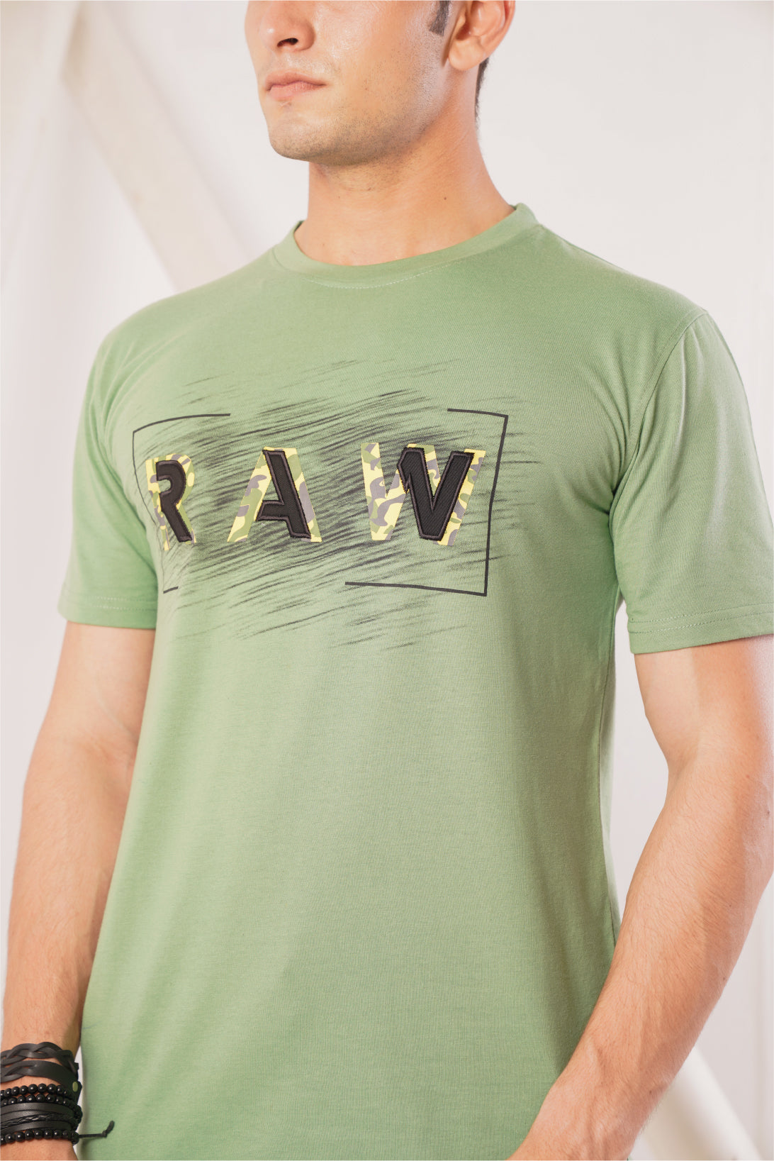 BAYOU ARTISTIC TEE WITH APPLIQUE SUPPORT