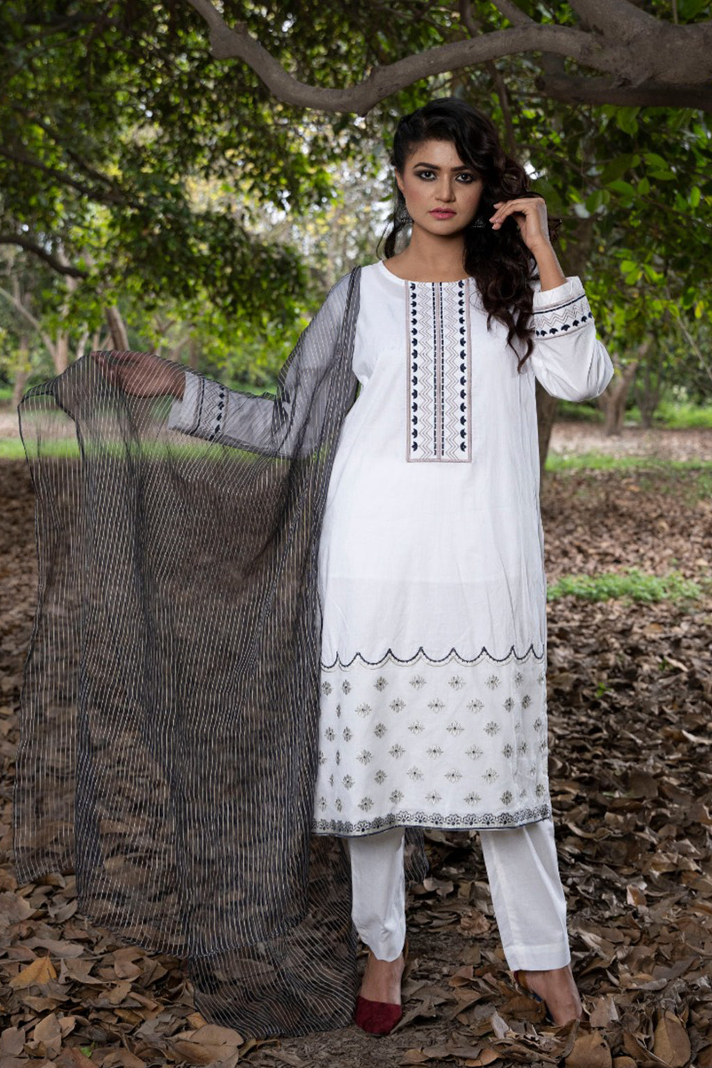 LADIES 3PC EMBROIDERY STITCHED SUIT WITH ORGANZA DUPATTA