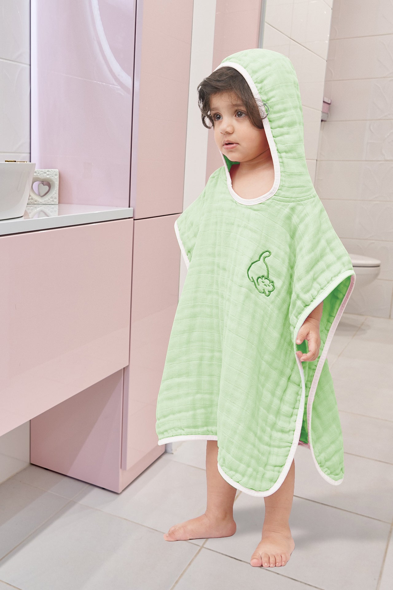 KID'S HOOD TOWEL LIME GREEN WITH EMB