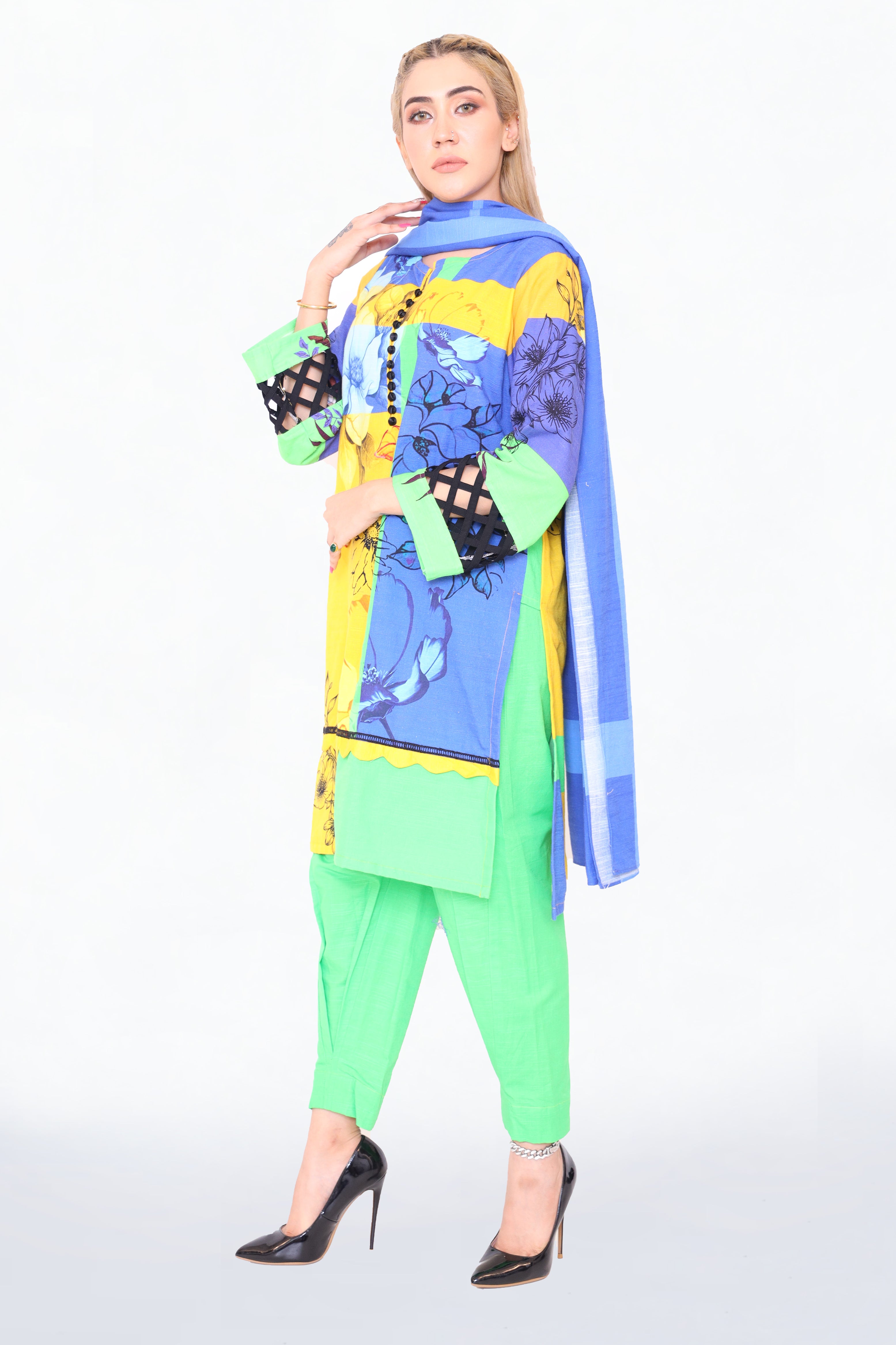 AZRA LADIES KHADDAR 3PCS SUIT