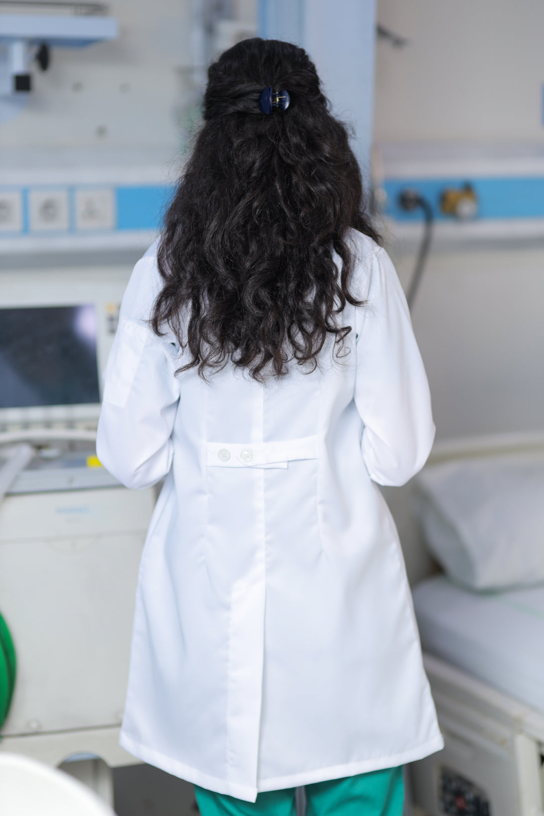 PROFESSIONAL FEMALE HOUSTON LAB COAT