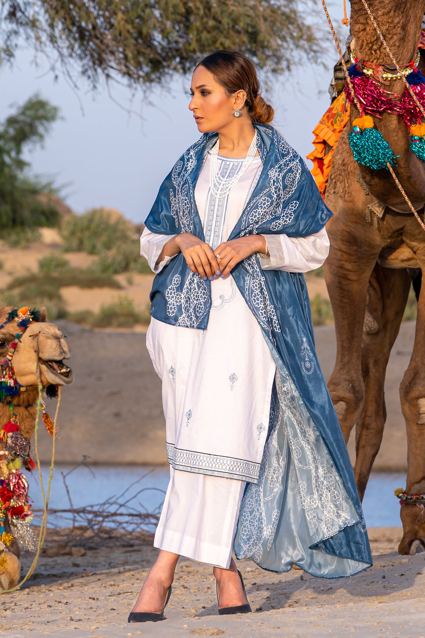 LADIES 3PC EMBROIDERY STITCHED SUIT WITH SHAMOZ SILK PRINTED DUPATTA