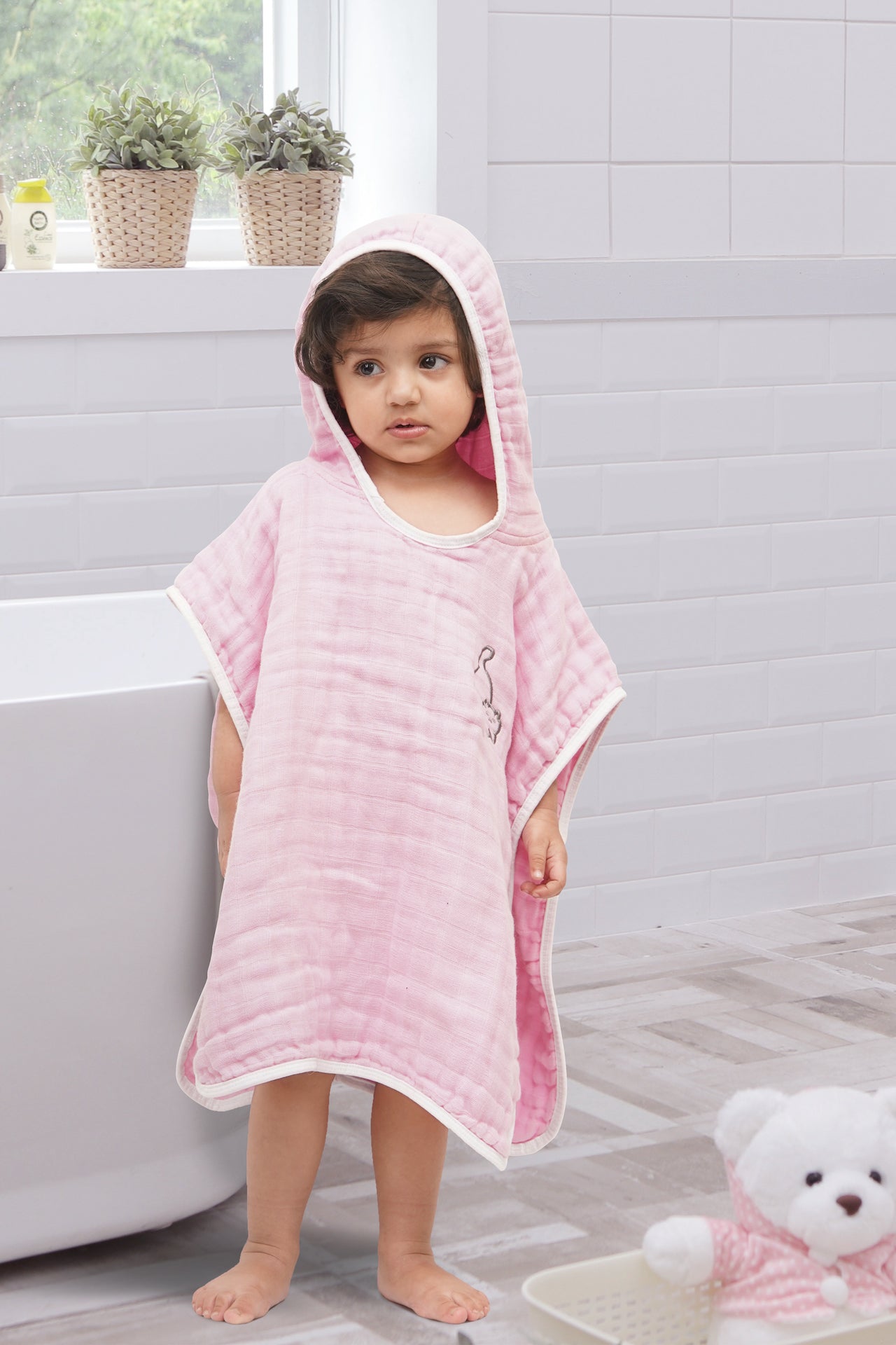 KID'S HOOD TOWEL BABY PINK WITH EMB